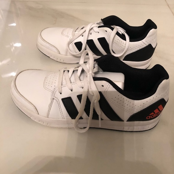 boys adidas trainers size 4